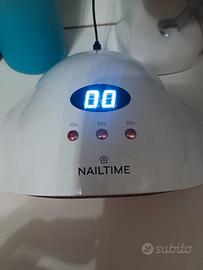 lampada led per fare le unghie 