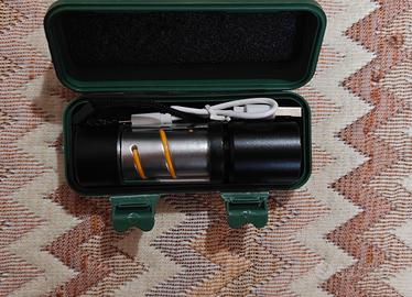 Torcia sopravvivenza con custodia