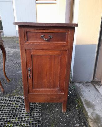 mobiletto vintage in legno
