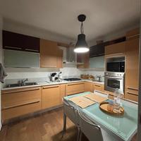 Cucina in vero legno con top in marmo - ottime con