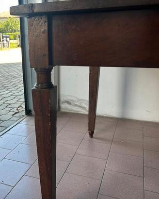 Tavolo noce fine 700