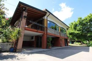 Villa di 1180 m² con 4 locali e box auto doppio a 