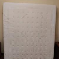 Materasso matrimoniale con rete