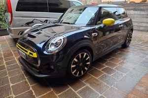 Mini cooper SE elettrica con tettuccio e allest. X
