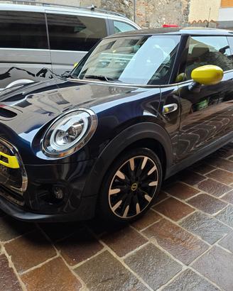 Mini cooper SE elettrica con tettuccio e allest. X