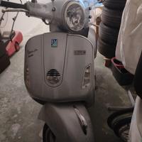 Vespa GTS 250 
