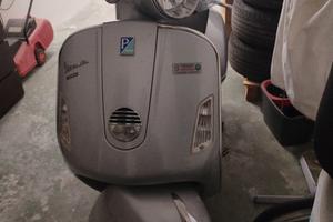 Vespa GTS 250 