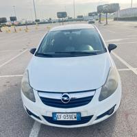 Opel corsa D Benzina/Gpl