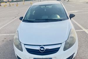 Opel corsa D Benzina/Gpl