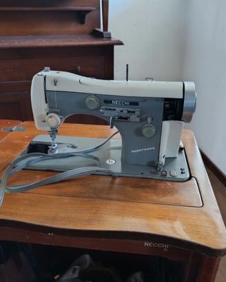 Macchina per cucire NECCHI anni '50 con mobile