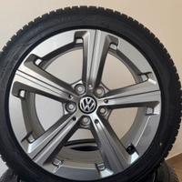 Cerchi R 17 VW  5 * 112 con gomme 4 stagioni nuove