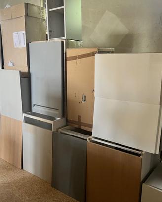 Cucina  mobili con Ante nuovi 10 metri ,lavello