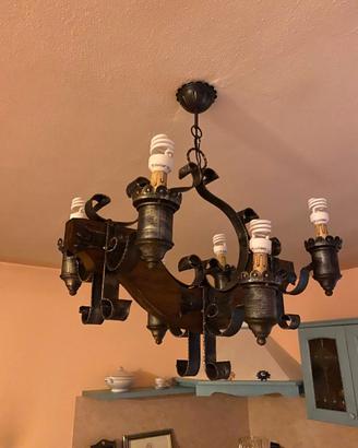 Lampadario Ferro Battuto e Legno