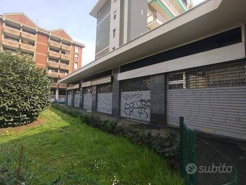 Immobile di 400 m² con 4 locali a Torino