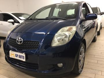 Toyota Yaris 1.3 5 porte Luna