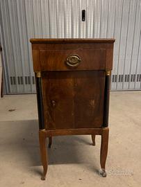 Comodini stile impero