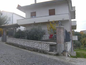 Casa indipendente bifamiliare