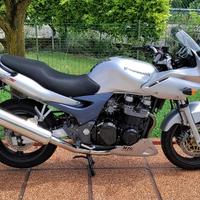 Kawasaki ZR 7 S