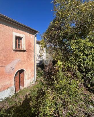 CASA SEMINDIPENDENTE A CASALVIERI
