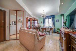 Trilocale con doppi servizi !!