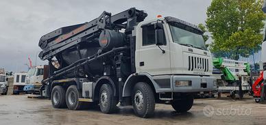 Beton pompa su Autocarro Astra 4 Assi