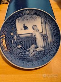 Piatto Royal Copenaghen 1982 originale
