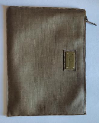 Organizer con scomparti interni e chiusura zip