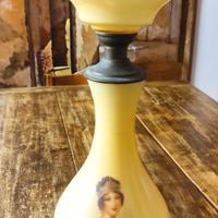Lampada a petrolio antica