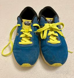 Scarpe New Balance Freshfoam Arishi gialle e blu