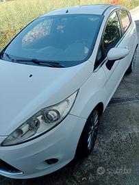Ford fiesta titanium benzina gpl