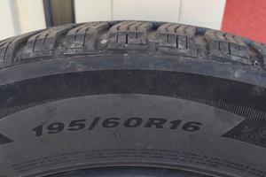 N° 4 pneumatici invernali 195/60 R16 NEXEN usati