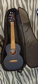 Fender Dhani Harrison (ukulele elettroacustico)