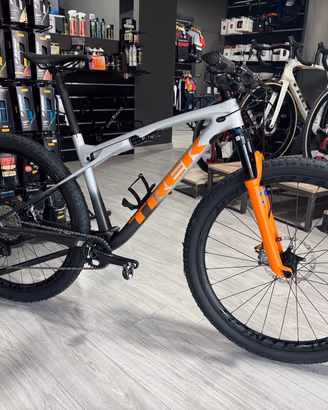 TREK SUPERCALIBER 9.8 XT / SOLO CONSEGNA  A MANO 