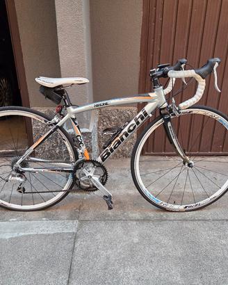 bici da corsa bianchi