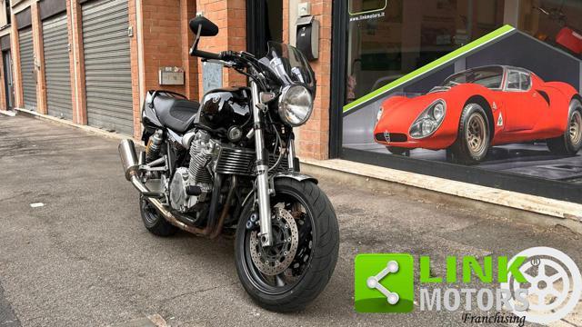 YAMAHA XJR 1300 racer