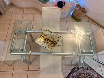 Tavolo in vetro estensibile moderno + 4 sedie