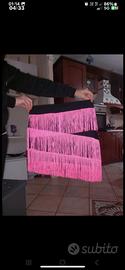 Gonna nera in jersey elastica con frange rosa