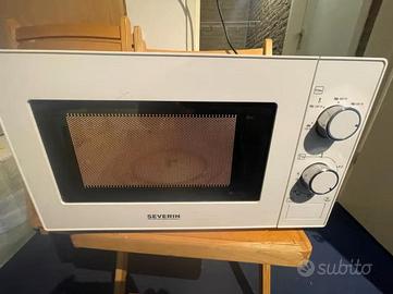 Bel piccolo forno a microonde - Severin MW 7890