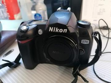 Nikon D70 solo corpo (NON FUNZIONANTE)