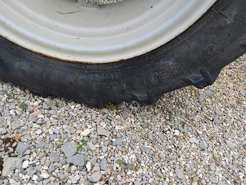 Gomme più cerchi per trattori