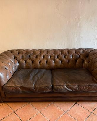 Divano chesterfield originale seduta ampia