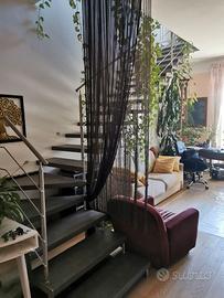 Scala interna abitazione moderna