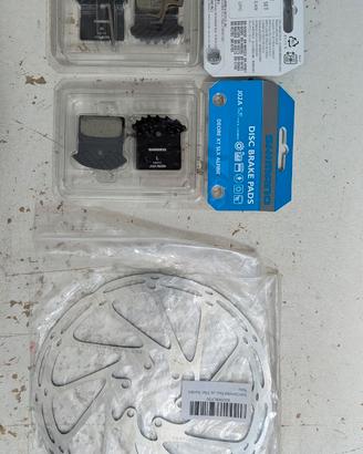 Pastiglie Shimano e disco SRAM da 180 6 fori