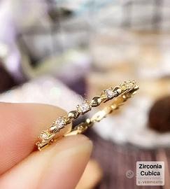 Anello con brillantini