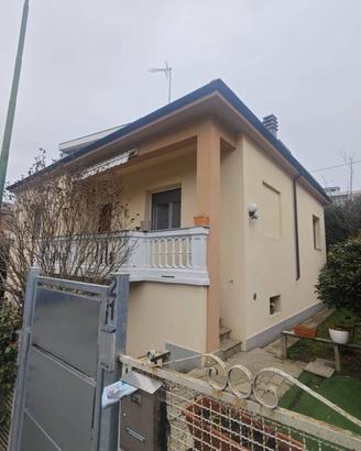 ASTI VICIN. VIA POLLEDRO ANGOLO VIA ALDO MORO € 27