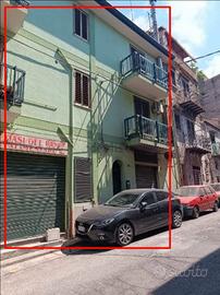 Palazzina indipendente su tre livelli con garage,