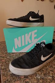 Nike SB Charge Suede