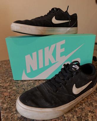 Nike SB Charge Suede