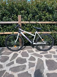 Bicicletta mountain bike Decathlon