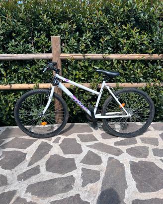 Bicicletta mountain bike Decathlon